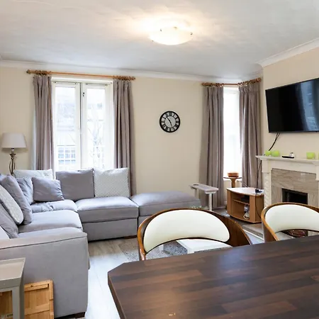 Fantastic 2bd In The Location In