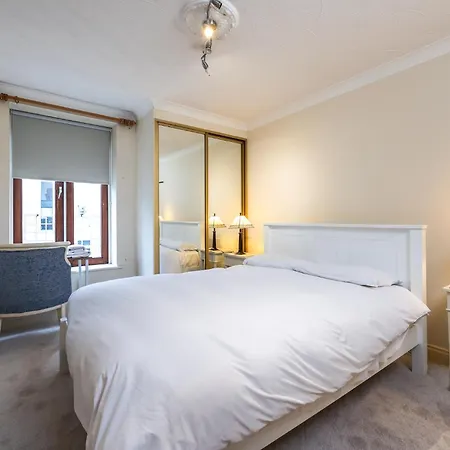 شقة Fantastic 2bd In The Location In *