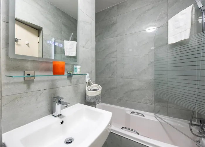 Fantastic 2bd In The Location In *